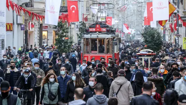 TTB'den Sağlık Bakanlığı'nın salgın kararlarına tepki: "Yaşam hakkı ihlal ediliyor"