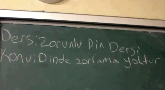 Anayasa Mahkemesi, zorunlu din dersini "insan hakları ihlali" olarak değerlendirdi