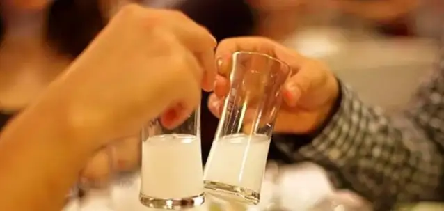 Kadir gecesinde rakılı fotoğraf paylaşan yurttaşa "tutuklama" istemi