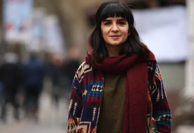 Polisten gazeteciye taciz: "Zaten bir şey giymemişsin"