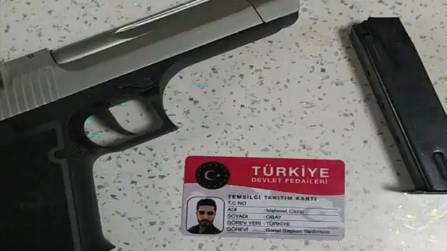 Kim bu Türkiye devlet fedaileri? CB forslu kimlik kartları bile var! Yeni bir SADAT mı doğuyor?