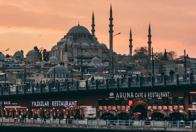 İstanbul Barometresi raporuna metropolün en büyük sorunları mülteciler, ekonomi ve emlak