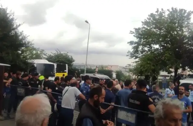 Okmeydanı'nda kentsel dönüşüm: Mahallelinin elektriği kesildi