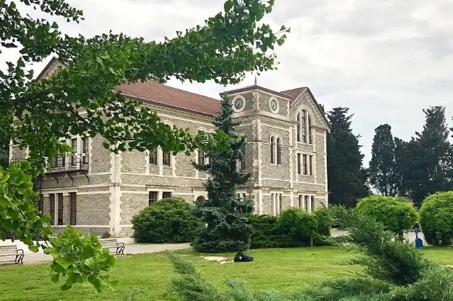 Boğaziçili 3 akademisyen için göreve iade kararı