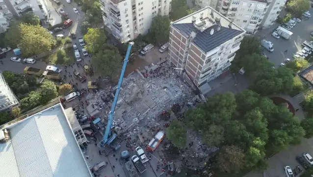 İzmir depreminde 15 kişinin öldüğü apartmanda gerekçeli karar: Yeterli malzeme kullanılmamış