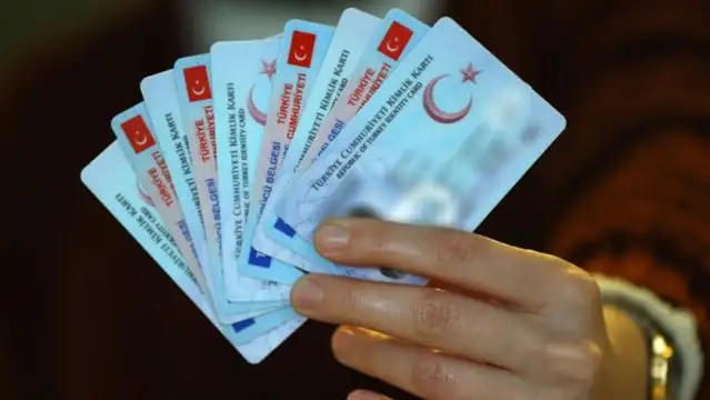 Yargıdan karar: Çocuğun iki ebeveynin de soyadını kullanmasına onay çıktı