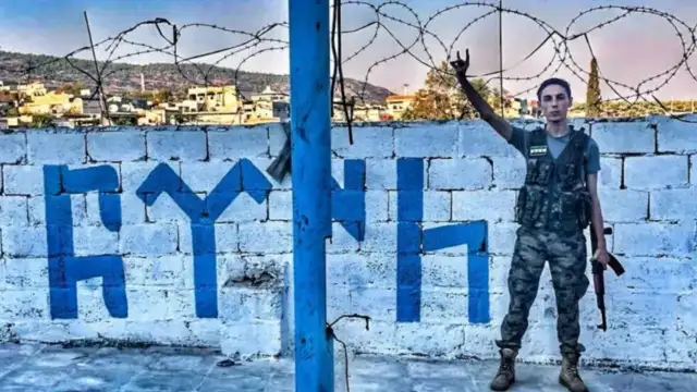 Yeni dolandırıcılık kapısı: Mülteci düşmanlığı! Twitter'ın miliyetçi fenomeni yüzlerce kişiyi dolandırdı