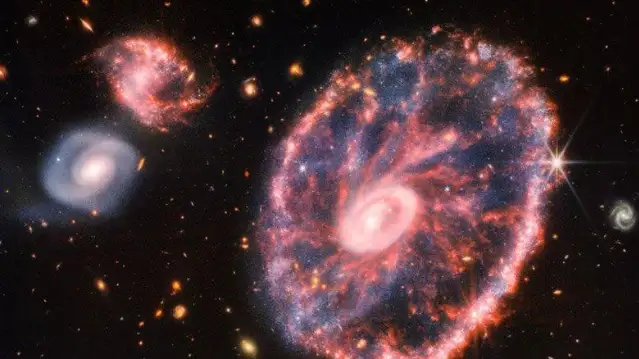 NASA’dan yeni keşif: Cartwheel Galaksisi görüntülendi