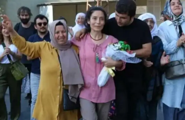 Yazar Mizgin Aydın’a 30 yıl sonra tahliye oldu