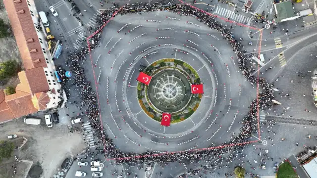Dünya Sivaslılar Günü'nde 1058 kişilik halay: Gardaşlık Festivali!