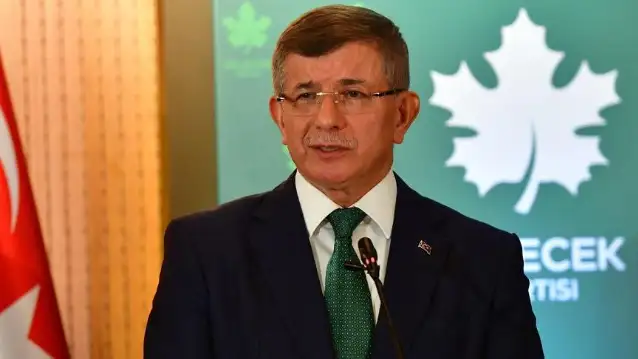 Davutoğlu’ndan 'Metin Feyzioğlu' eleştirisi: Cumhurbaşkanı ile tartışan bir baro başkanı sonra gitti önünde diz çöktü