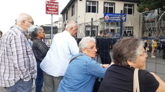 Cumartesi Anneleri davası gözaltılarla başladı, mahkeme başkanı: Beni ilgilendirmiyor, özel hayatları