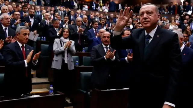 AKP rüşvet skandalları sonrası strateji değiştiriyor: Artık adaylar eş-dosta göre belirlenmeyecek