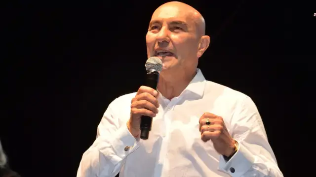 Tunç Soyer yüz binlere seslendi: Cumhuriyeti barışla, demokrasiyle taçlandırmak bize düşüyor