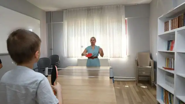 Çöp evde bulunan Cem Muhammet hayata tutundu, koruma altına alındı: Rektör Özkan'la masa tenisi oynadı