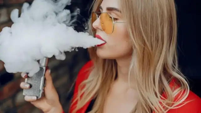 Bilim insanları uyardı: E-sigara tüketimi 10 yıl içinde yeni bir kanser dalgasına neden olabilir