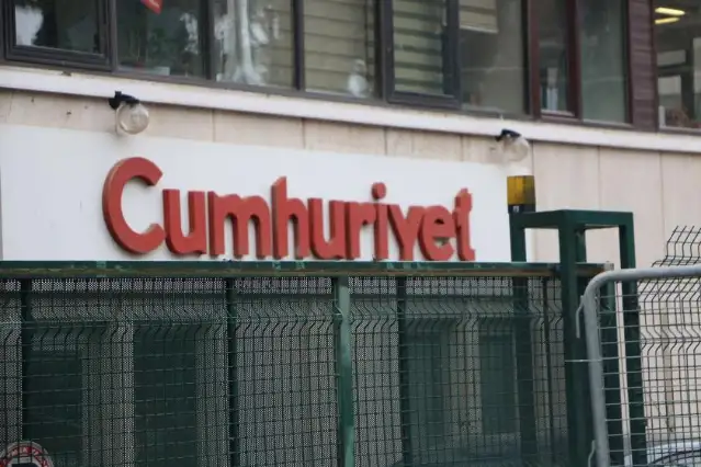 Cumhuriyet Gazetesi davasında Yargıtay mahkumiyet kararlarını usulen bozdu