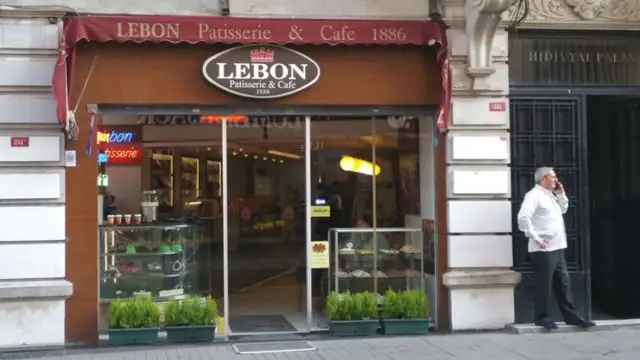 Osmanlı'nın ve Türkiye'nin ilk pastanesi Lebon kapandı