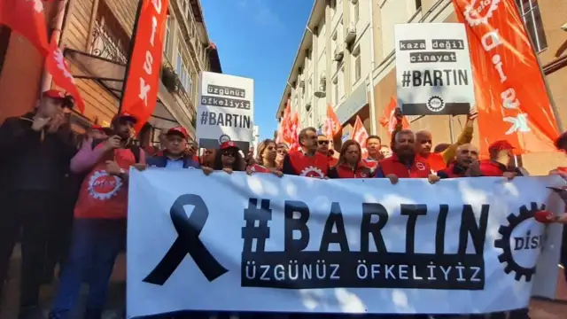 DİSK'ten İstanbul Çalışma ve İş Kurumu İl Müdürlüğü önünde Bartın protestosu: Kaza değil cinayet
