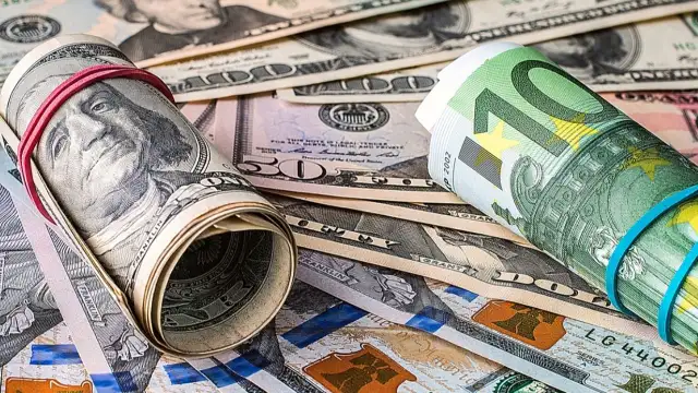 Dolar 32,36, avro 34,49 liradan haftaya başladı