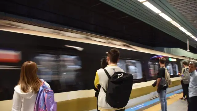 İstanbul'da metro yangını: Seferler iptal