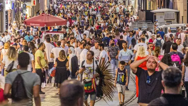 Yaşam biçimimiz tehlike altında mı: Metropoll araştırdı, işte o veriler