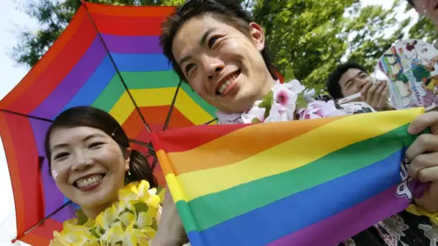 Japonya eşcinsellere sertifika vermeye başladı