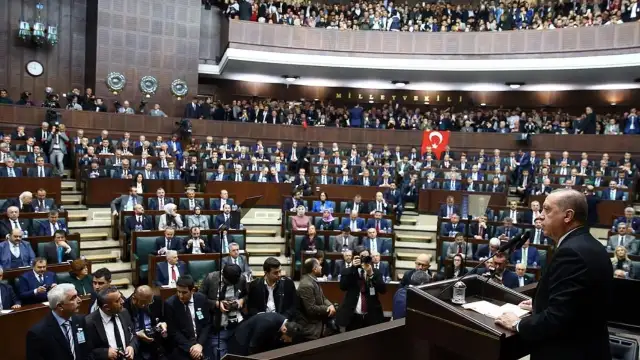 Deprem sonrası AKP'de seçim stratejisi değişikliği: "Yaraları biz sararız" mesajıyla seçmene gidilecek