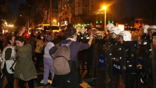 Antalya'da Feminist Gece Yürüyüşüne katılanlar yargılanıyor: Öğrenciler eyleme katıldığı için yurttan atılmıştı