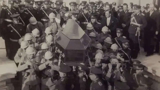 Nadir görülen fotoğraflarla Atatürk'ün cenaze töreni: İstanbul'dan son kez nasıl uğurlandı, Ankara'da nasıl karşılandı?