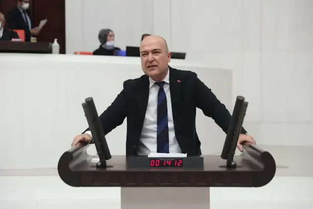 CHP’li Bakan sordu Vahit Kirişçi yanıtladı: Son 10 yılda çıkan orman yangınlarının yüzde 47’sinin sebebi belirlenemedi!