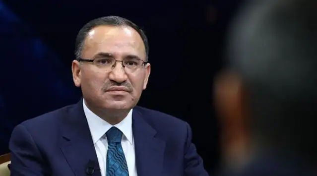 Bozdağ: Bankta oturan kadın kalktıktan sonra patlama yaşanıyor