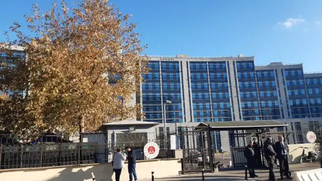 Savcı, İmamoğlu'na siyasi yasak istedi