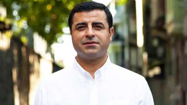 Selahattin Demirtaş'tan silah bırakma sürecine ilişkin Sırrı Süreyya Önder'li paylaşım