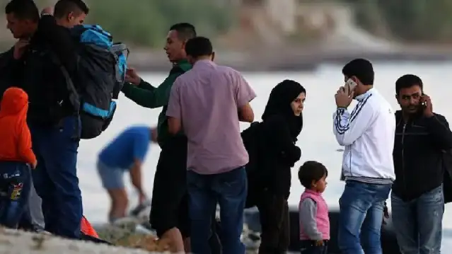 Midilli’de kayalıklara çarpan göçmen botunda bir bebek hayatını kaybetti