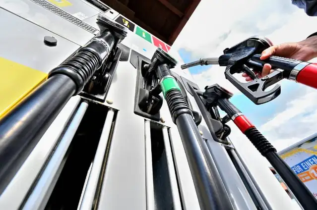 Motorine dev zam: Motorine 7 TL 80 kuruş, benzine 60 kuruş
