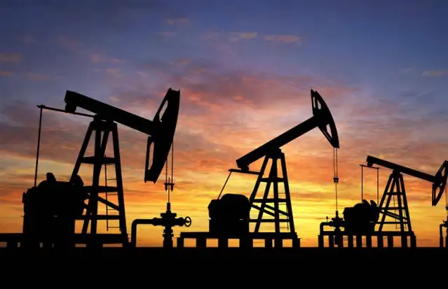 İran: Hasar gören Lavan Petrol Rafinerisi 2 ay içinde yüzde 80 kapasiteye dönecek