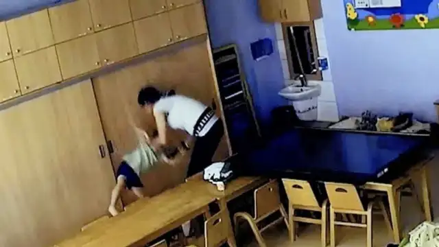 Çocukları sandalyeye bağlayan kreşten yeni dehşet görüntüler: Bebekleri karanlık oda diye dolaba kapatmışlar