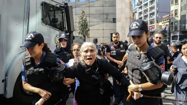 AYM  Cumartesi Anneleri'ne polis şiddeti için ihlal kararı verdi