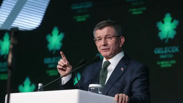 Davutoğlu’ndan çadır tepkisi: Bunun adı iş bilmezliktir