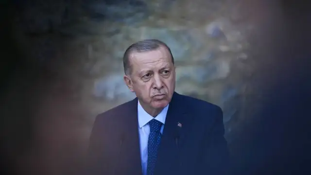 AKP iki kenti daha kaybediyor