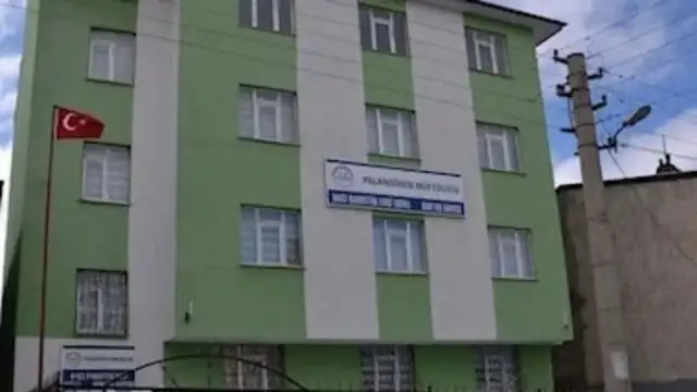Kuran Kursu'nda çocuklara işkence yapmaktan yargılanan müdür, aileleri STK'lardan para almakla suçladı
