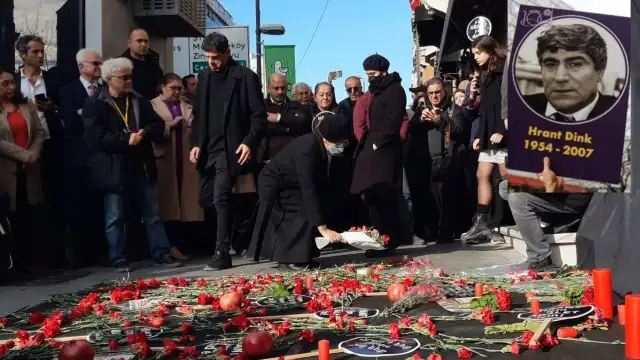 Hrant Dink anılıyor: 16 yıl sonra aynı yerde binler "Hepimiz Hrant'ız Hepimiz Ermeni'yiz" dedi