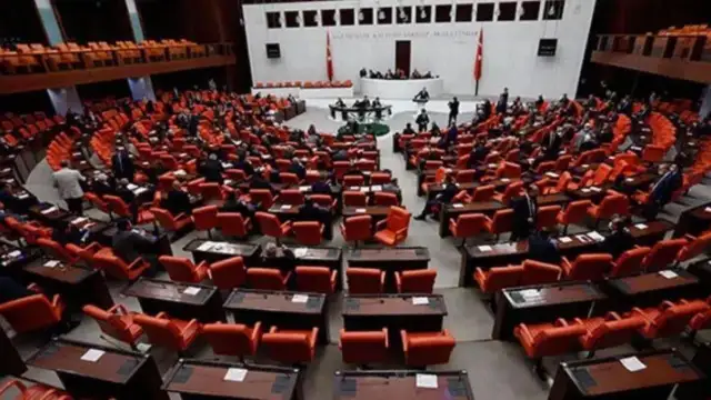 Altılı Masa'dan iktidarın oyununu bozacak 'başörtüsü' teklifi hazırlığı