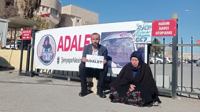 Emine Şenyaşar'ı görmemek için arka kapıdan girip çıkıyorlar