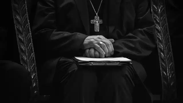 Vatikan'da yeni papa için seçim bugün başlıyor