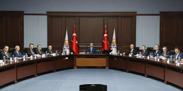 AKP'nin MYK toplantısına Kalyon İnşaat'ın sahibi katıldı