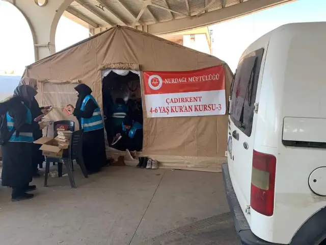 CHP'li Kaya: MEB de deprem bölgesinde en az Diyanet kadar aktif olmalıdır