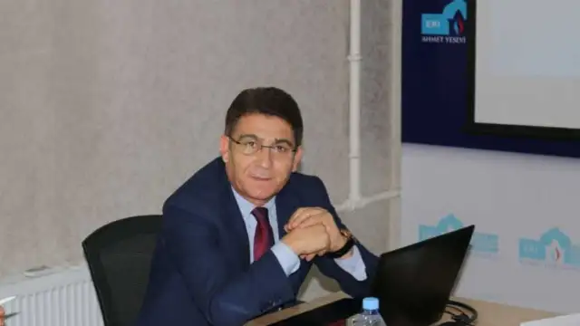 Ekonomist profesörden önemli iddia: Deprem bağışı olarak toplanan paralar depreme harcanmayacak