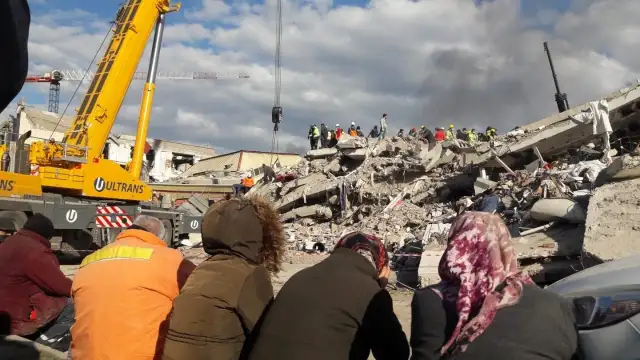 Depremin dördüncü gününde İskenderun, Sadet Atçı Berkyürek son durumu yazdı: Yardımlar adil bir şekilde dağıtılmıyor